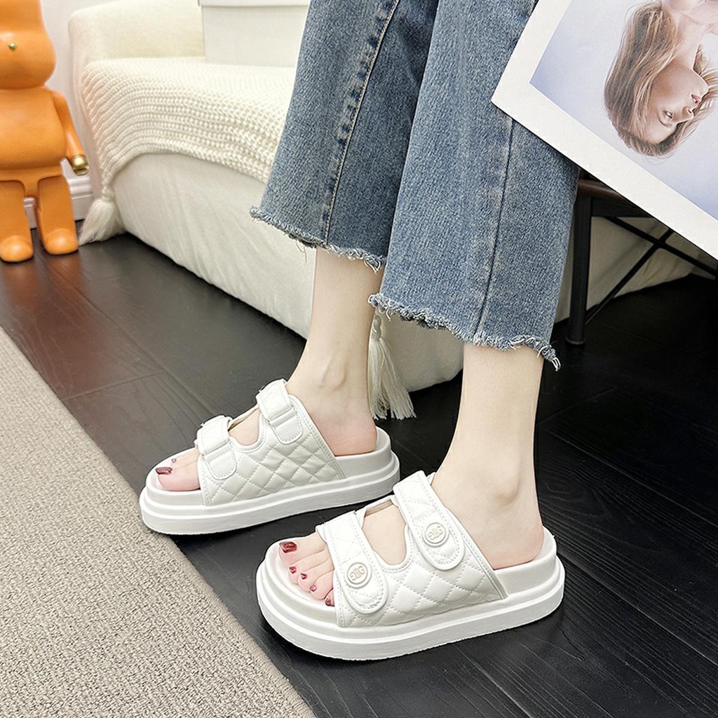 Sendal Slip On Cewek Kekinian Anti Slip Fashionable Elegant Sandal Selop Wanita Terbaru Premium Sandal Slop Rumah Santai