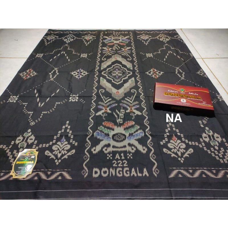 Sarung Donggala Hitam
