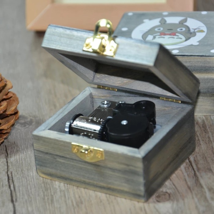 Kotak Musik Totoro Ghibli. Kotak Musik. Music Box.