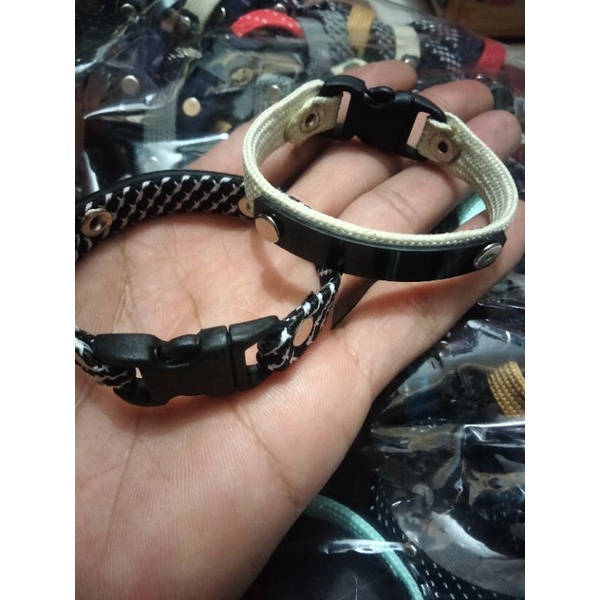 Gelang tali acrilik