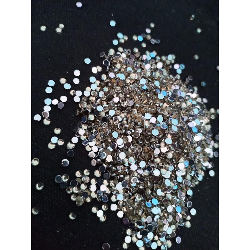 Rhinestone 2mm 300pcs-350pcs untuk henna art Nail Art DIY