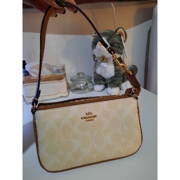 Preloved coach nolita 19