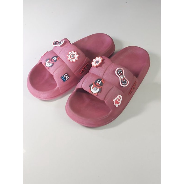 Sandal Karet Wanita Q-66 Label Karakter Kawai Anti Slip Empuk