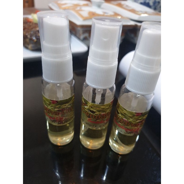 Minyak Cendana Sulingan