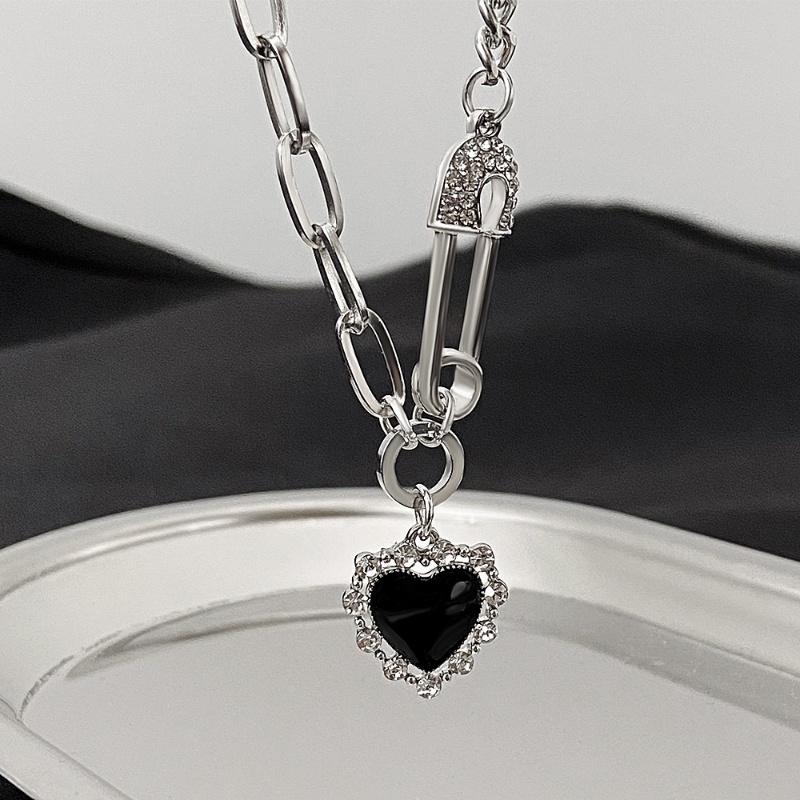 Hitam Cinta Rantai Splicing Kalung Gaya Punk Retro Mewah Penuh Berlian Wanita Liontin Rantai Tulang Selangka