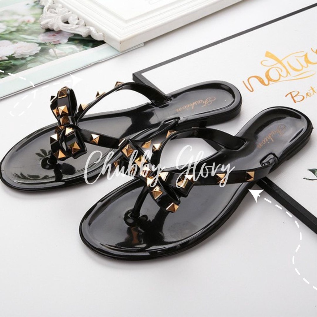 ChubbyGlory SD2216 BISA COD Sendal v*lentino sendal wanita import v*lentino sendal wanita casual sendal v*lentino import nyaman dipakai cocok dipakai untuk diluar rumah ataupun jalan jalan model cute size 36-41