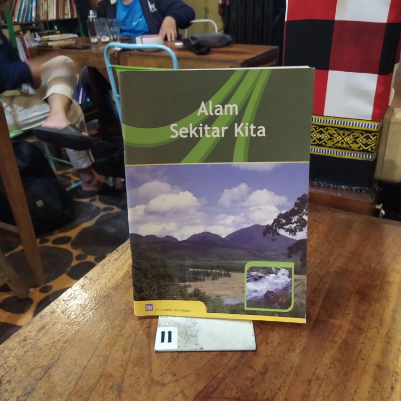 BUKU ALAM SEKITAR KITA By PT Gading Inti Prima