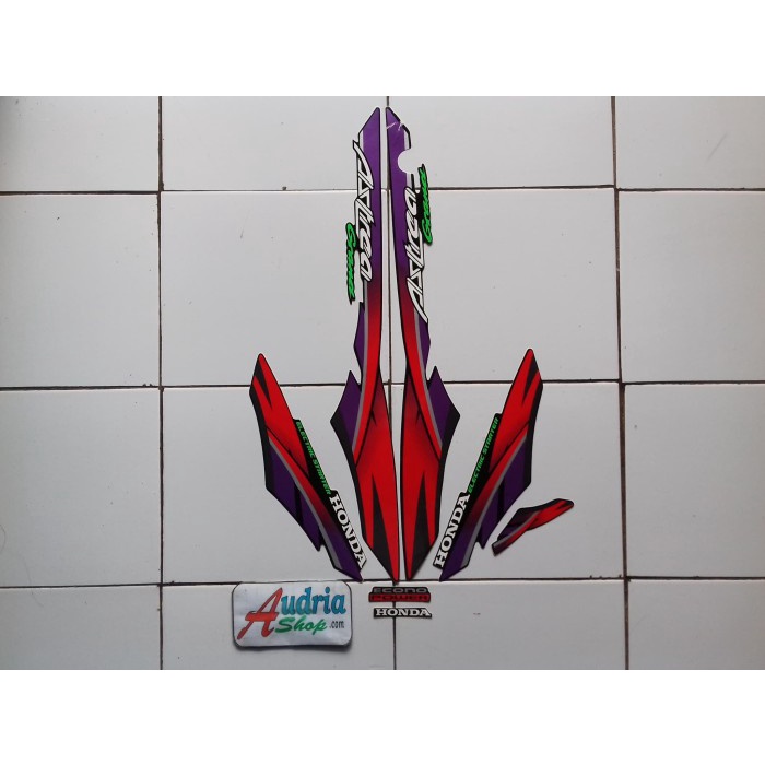 

TERLARIS | Striping Stiker Motor Honda Astrea Grand 1996 Merah