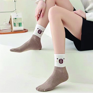 ⭐️𝐈𝐇𝐒 𝟗𝟏𝟗 𝐋𝐚𝐦𝐩𝐮𝐧𝐠⭐️Kaos Kaki Pria Wanita Panjang Setinggi Betis Corak Coklat Putih Bear Korean Style Socks