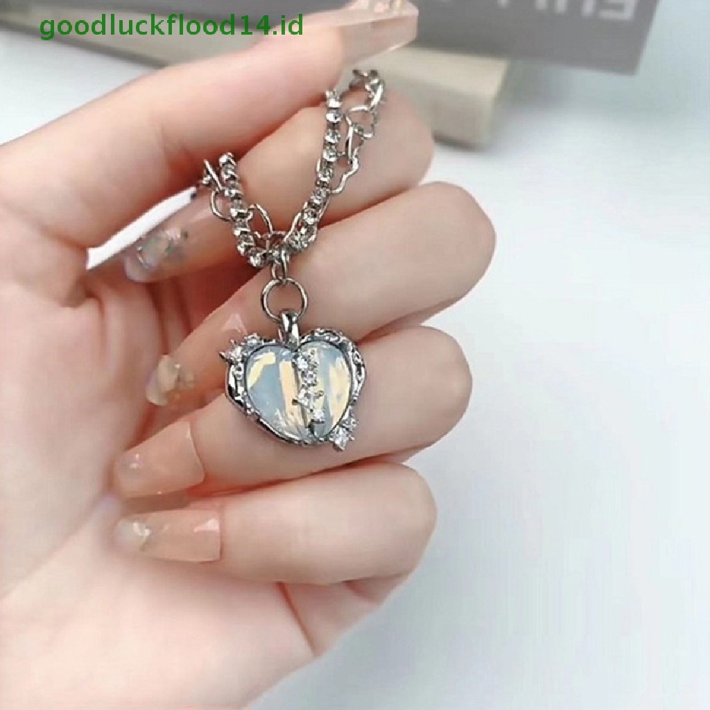 [GOOGFOUR] Korea Fashion Split Hati Liontin Kalung Opal Logam Warna Silver Mutiara Multi-Lapis Untuk Wanita Trendi Elegan Perhiasan Hadiah [TOP]