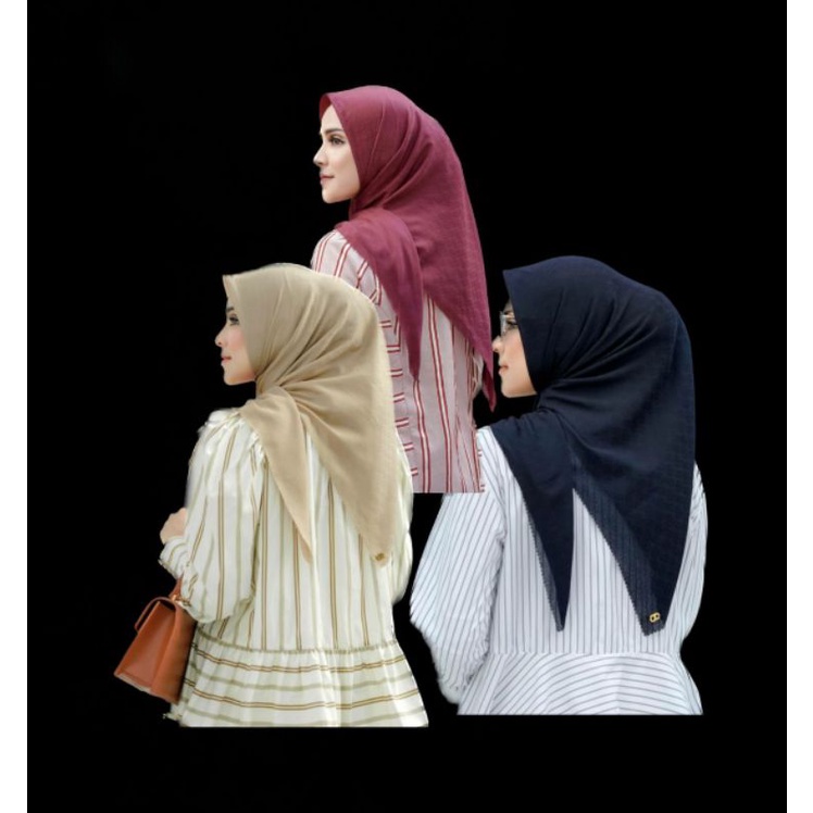 Everyday Tapis Embossed - Ruby Wheat Navy Buttonscarves BS Scarf