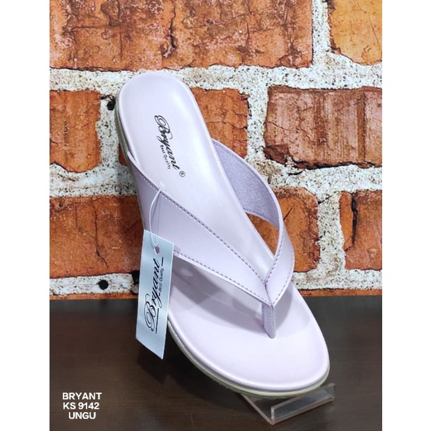 sandal cewek , sandal wanita , sandal jepit wanita bahan kulit BRYANT