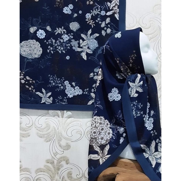 HIJAB VOAL MOTIF BT BIRU DONGKER