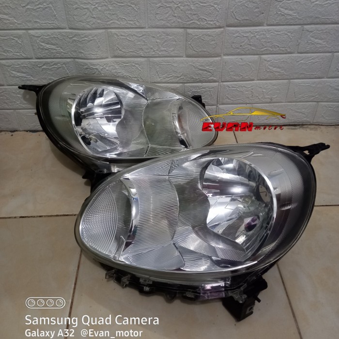 {BEKAS} Head lamp Nissan march Diskon