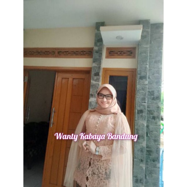 Kebaya pengantin/tunangan/wisuda murah