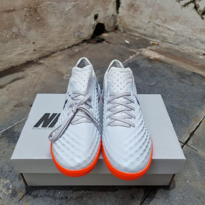 SEPATU FUTSAL NIKE MAGISTA FINALE PURE PLATINUM IC-SEPATU FUTSAL NIKE