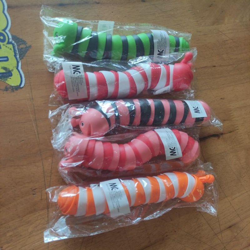 FINGER SLUG CATERPILLAR