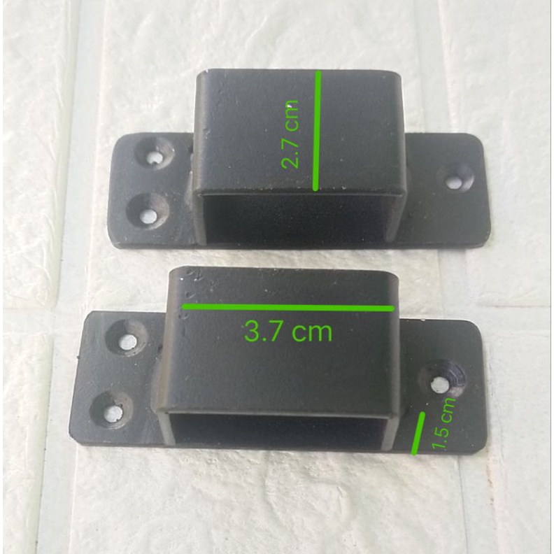 bricket besi holo 1,5 cm x 3,5 cm posisi lebar