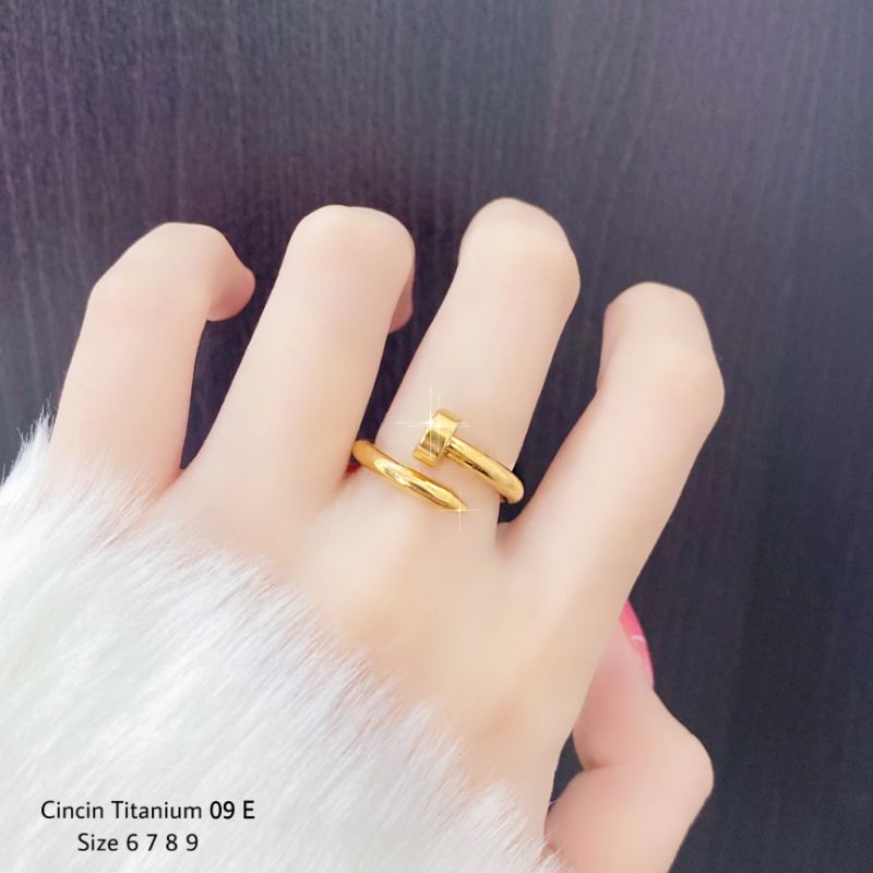 Cincin Titanium Wanita Motif Paku Polos 09 E