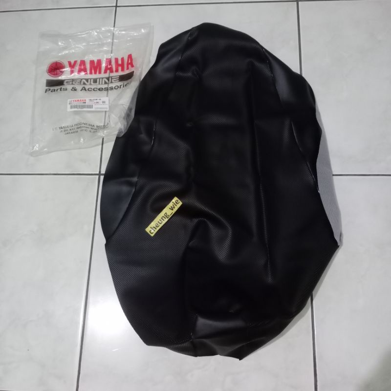14D-F4730-30 lapis cover jok kulit sadel Yamaha Mio Soul Karburator 2011 lis Hitam Black ori Yamaha 