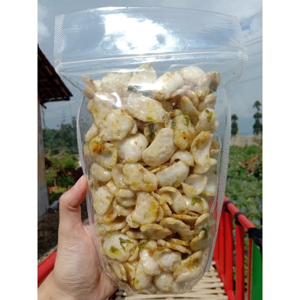 

Seblak Mantul(krupuk, makroni, basreng)
