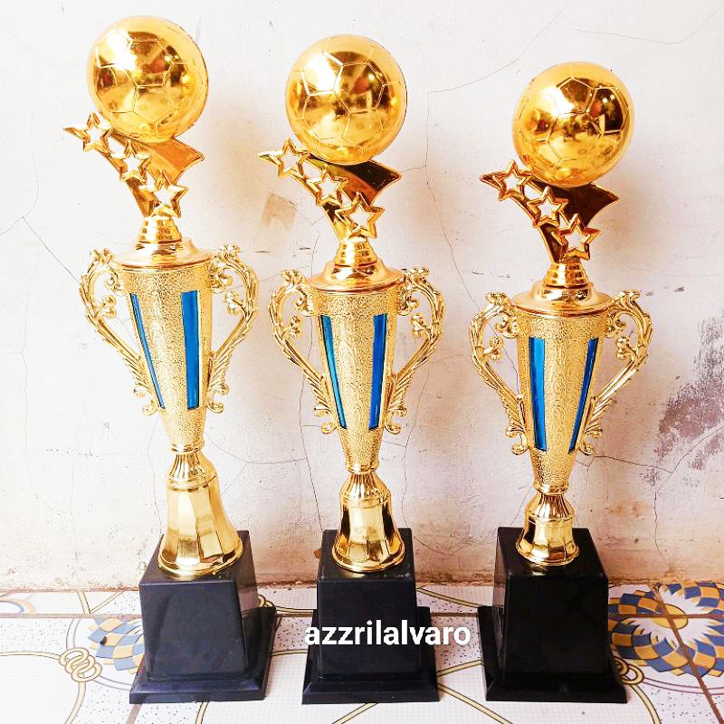 Piala 101 + Patung Bola Tinggi 47cm