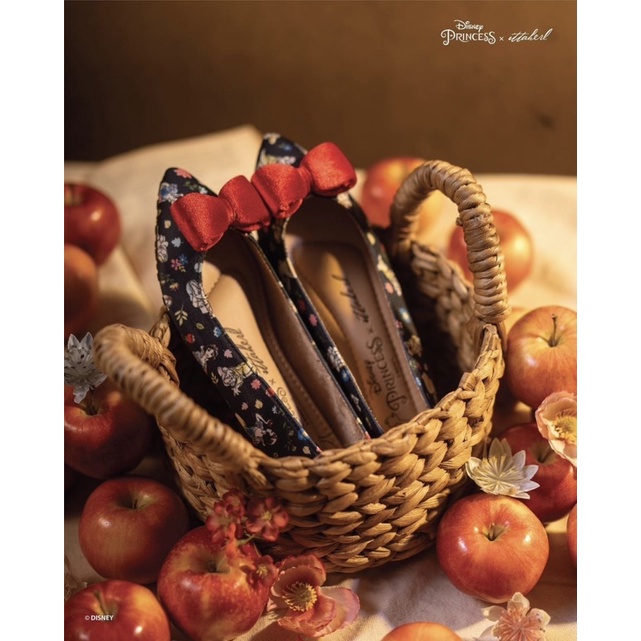 Ittaherl Heigh Ho Maxi Pointy Snow White 39