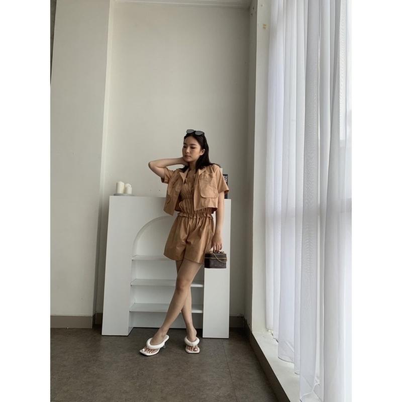 Vallina Cavarez One Set Baju Setelan Wanita Kerja Kantoran Korean Styl Safari Crop Blazer Jumpsuit