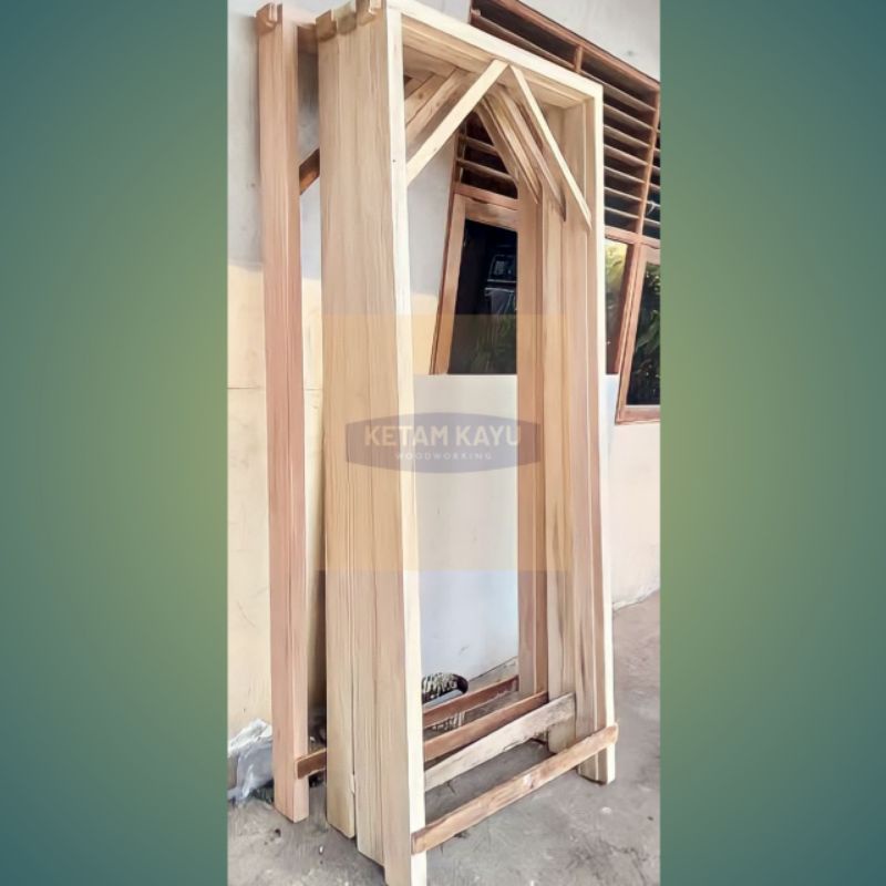 kusen pintu kayu manglid