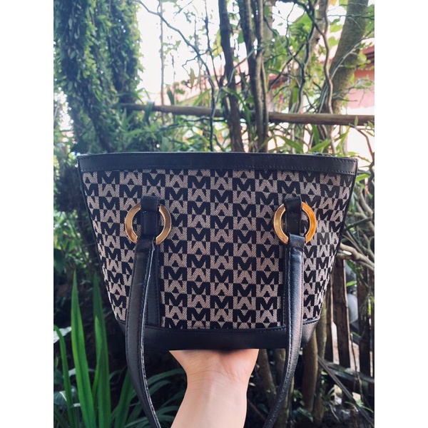 TAS Preloved  DOUBLE M