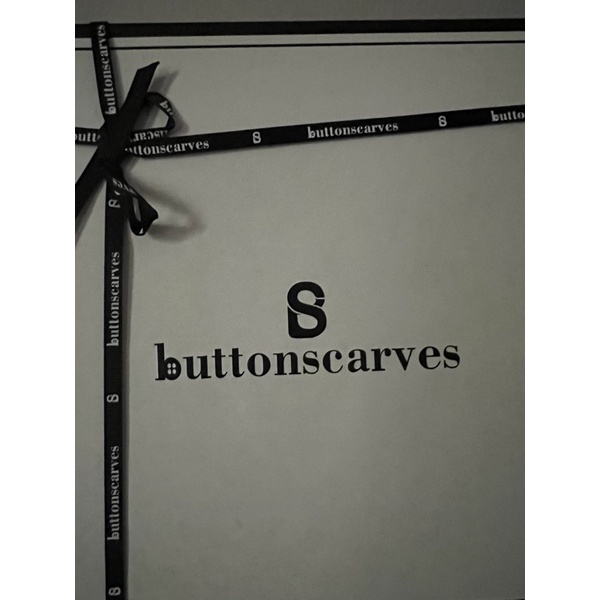 PRELOVED - Scarf, Bag, Sunglasses Buttonscarves Original
