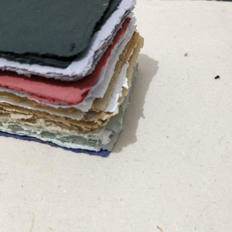 

(printable) kertas daur ulang | handmade paper | recycle paper | ecofriendly paper | papercraft | journal paper | kertas daur ulang dapat ditulis | kertas daur ulang lettering | kertas unik | kertas rustic