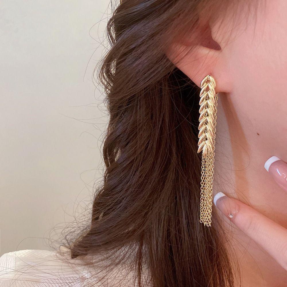 Mxbeauty Anting Wanita Trendi Pesona Manis Pinggiran Gandum Fashion Perhiasan Rumbai Niche Desain Alloy Temperamen Gaya Korea Menjuntai Earrings