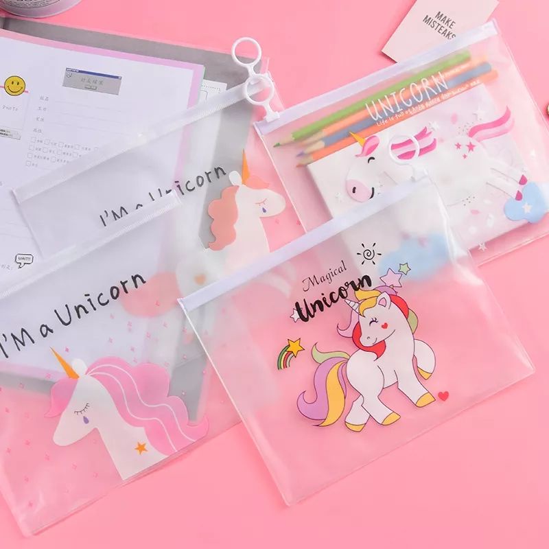 

Tempat Pensil Motif Unicorn Transparan Zipperbag