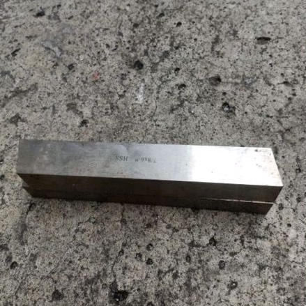 HSS Mata Pahat Bubut 7/8x6" Mata Pisau Bubut Besi Baja 7/8x6 Mdl Kotak