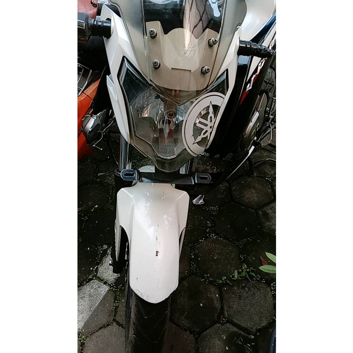 Dudukan plat nomer depan vixion