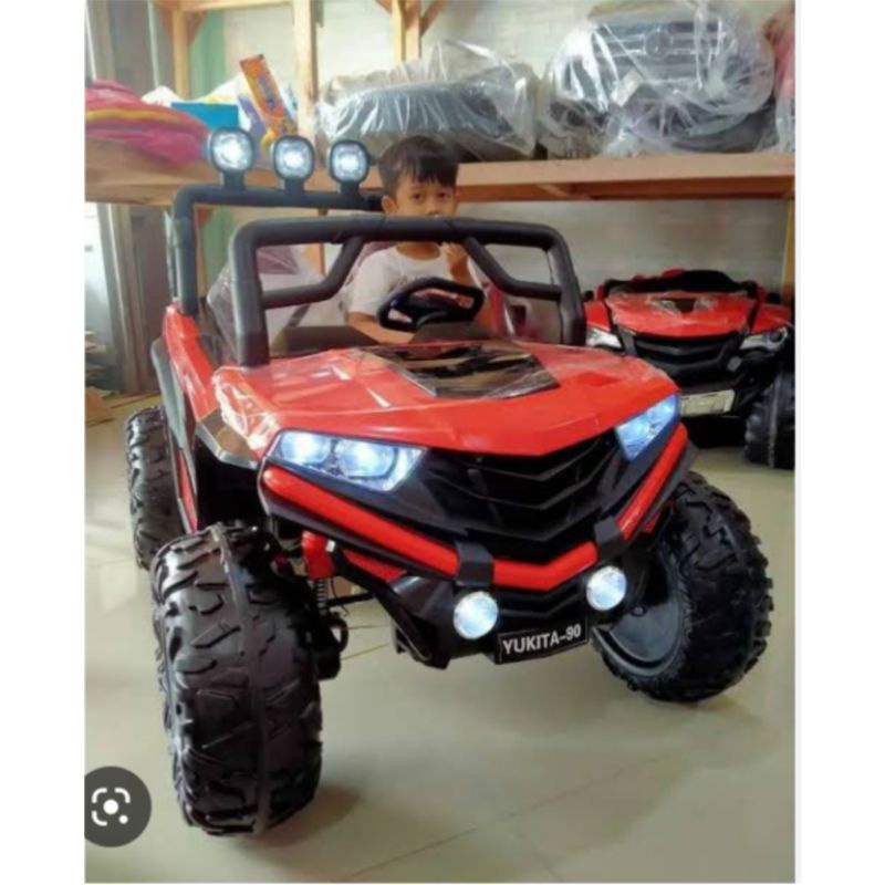 Mobil aki jeep monster yukita 90 ban karet jok kulit