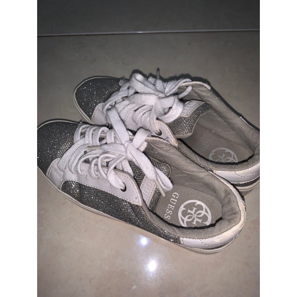 preloved sepatu guess original (GRATONG, BOLEH NEGOO& FREE PILIH BARANG DITOKO AKU:D)