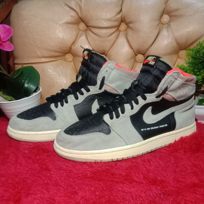 Nike AJ1 high grey Crimson