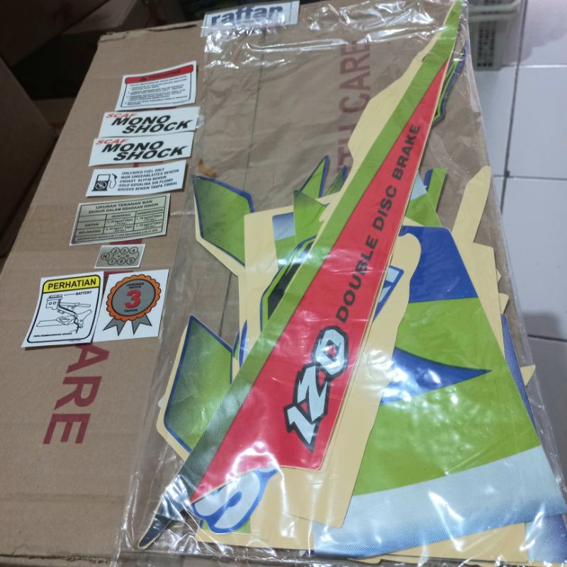 striping stiker suzuki satria 2tak lumba kenny