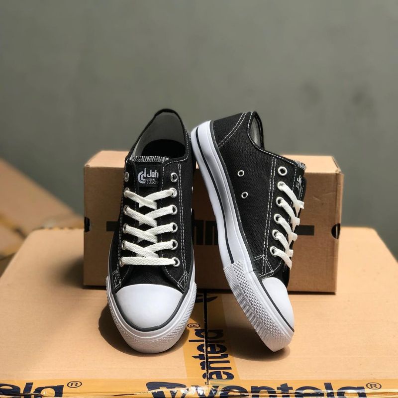 Sepatu Sekolah Sepatu Johnson Basic Low Cut Black White ORIGINAL JOHNSON SHOES | Sepatu Hitam Putih 