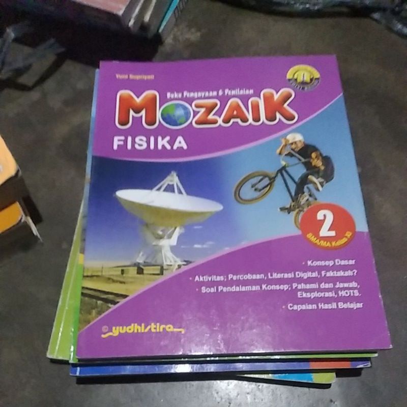 buku pengayaan dan penilaian mozaik fisika untuk kelas 11 kurikulum 2013 edisi revisi