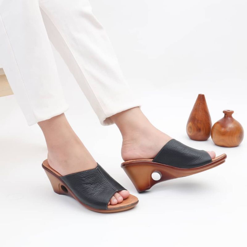 Sandal kulit wanita / Sandal kulit garut / Sandal wedges wanita