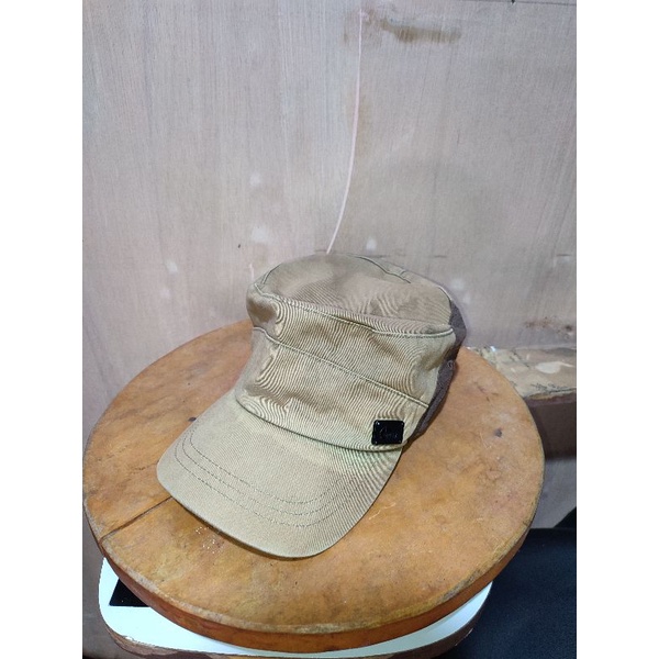 Topi Brand Nepa bekas