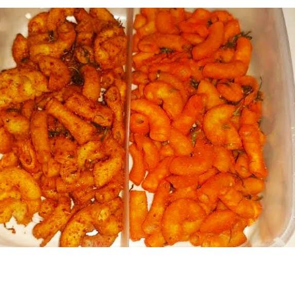 

Termurah[KI3]-1kg Macaroni Pedas Daun Jeruk Macaroni Pedas Manis Macaroni Bantet Cemilan Snack Makanan Ringan COD