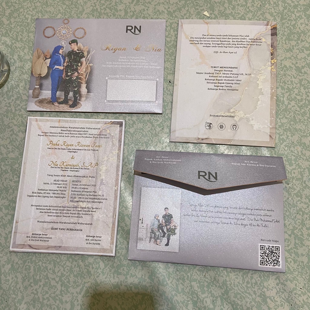 Undangan Pernikahan Hard Cover Amplop Cantik pakai foto