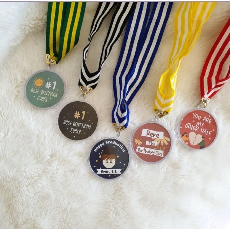 Medali Wisuda Akrilik Custom
