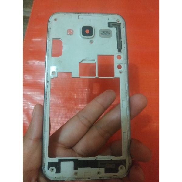 tulangan bekas samsung j500 j5 2015 kurang tombol crom masih lumayan bagus