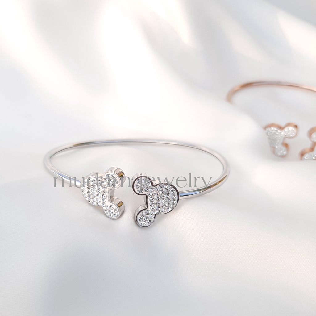 Gelang Titanium Lentur Dengan Taburan Diamonds Artifisial Two Minnie Mouse Faces