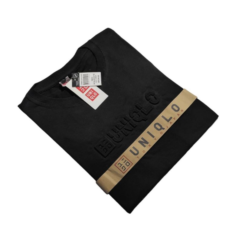 Kaos tshirt uniqlo logo timbul M.L.XL